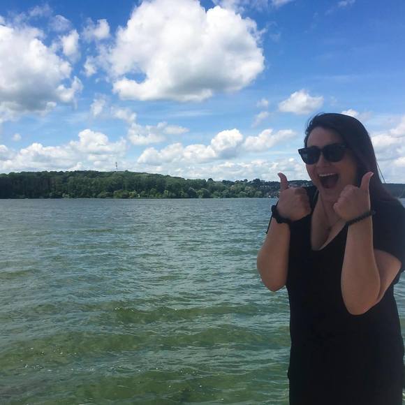 Meet your Posher, Madison - Picture 1 of 1